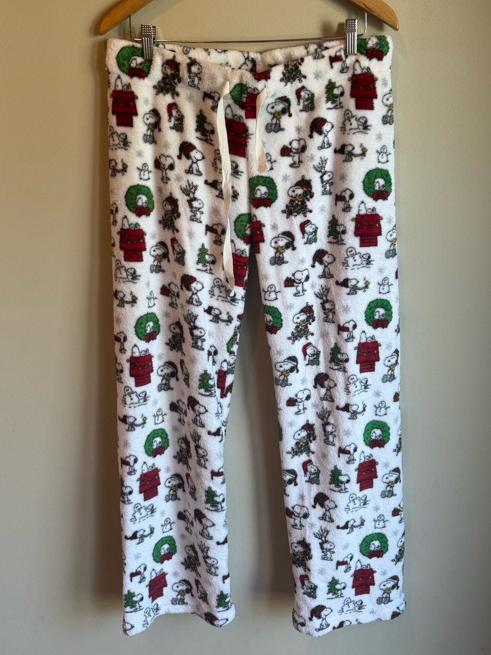 Peanuts Holiday Snoopy Fleece Pajama Pants - White, Red & Green Size Medium